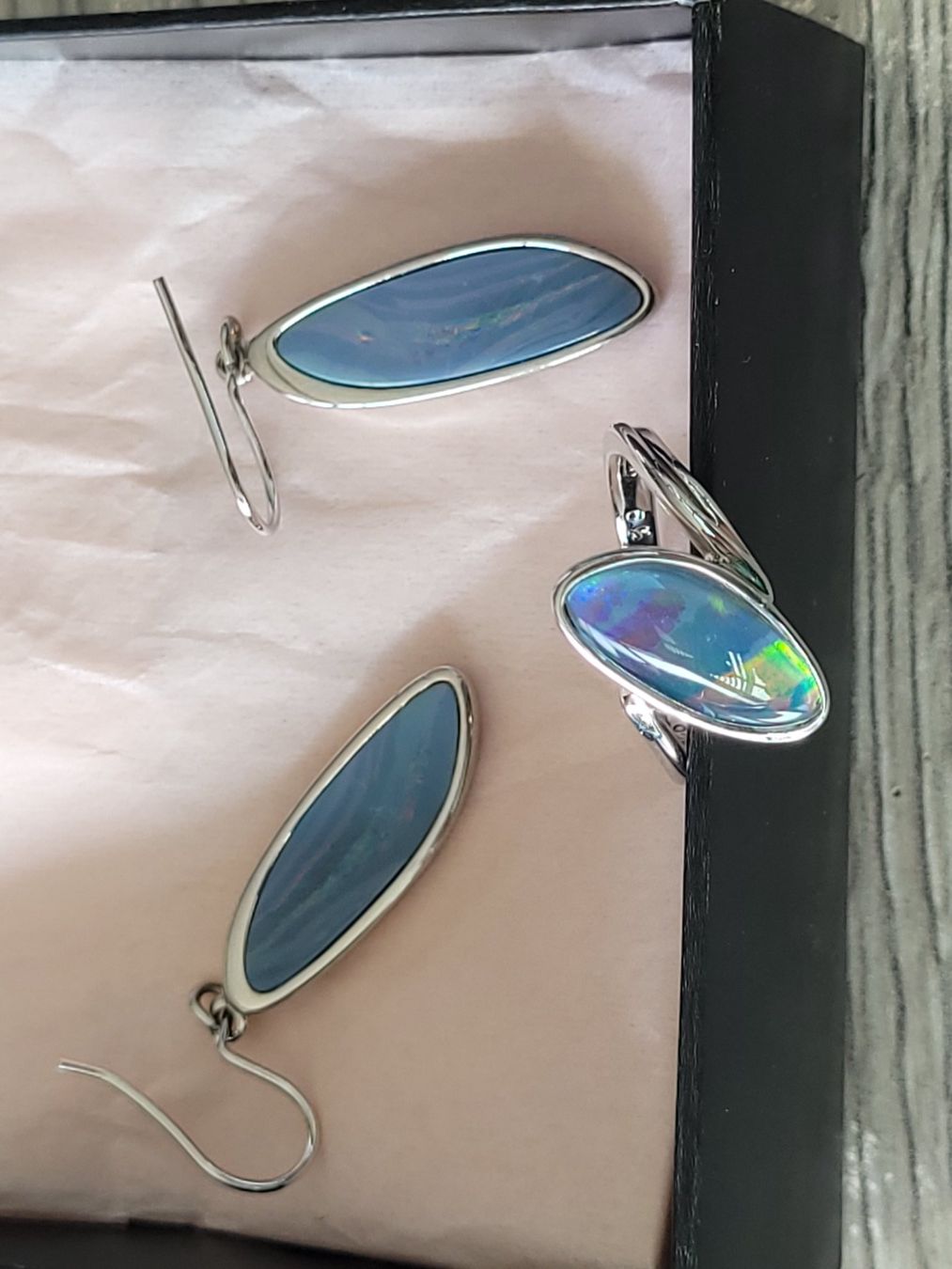 Altri gioielli: Ohrringe und Ring Opal Silber neuwertig – Nuovo (secondo la descrizione) da Zürich venduto da Engel620