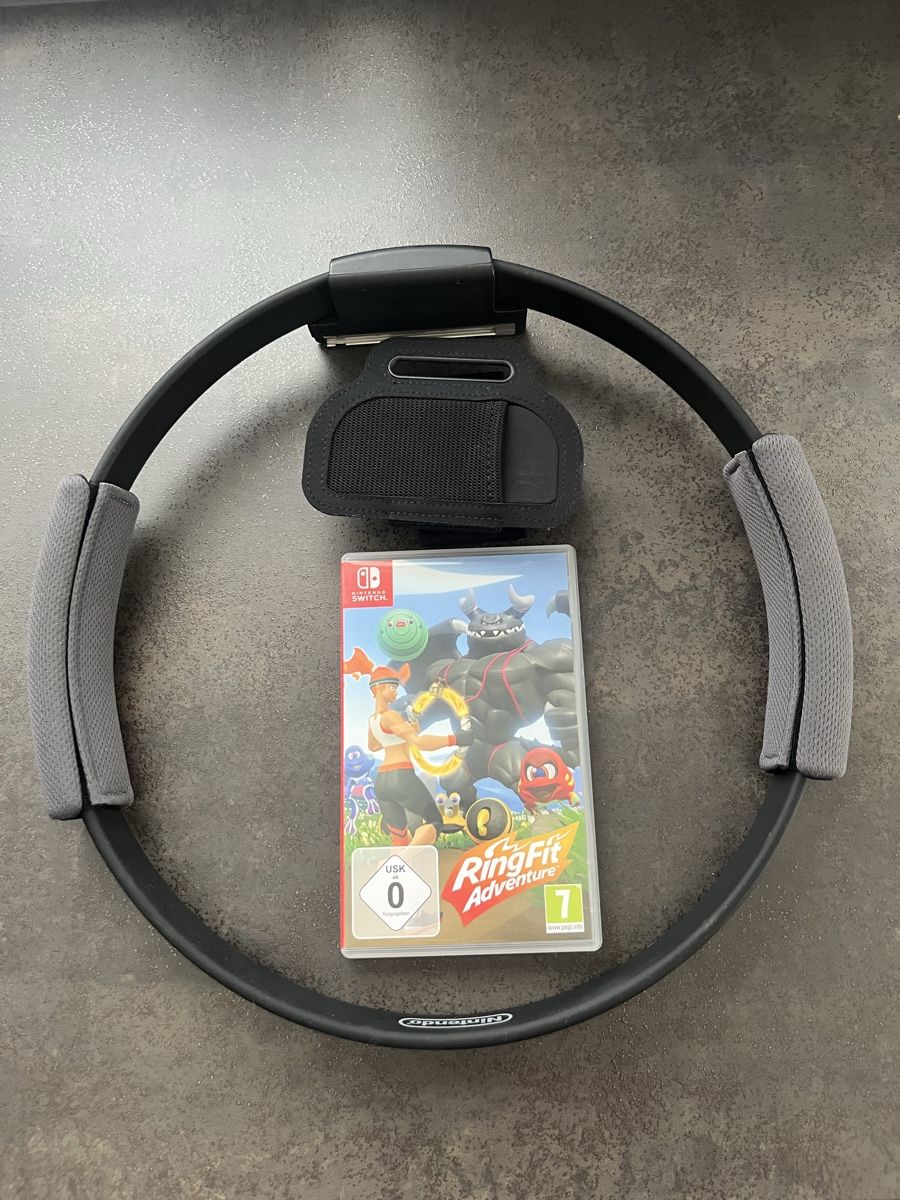 Nintendo Giochi: Nintendo Switch Ring Fit Adventure mit allem Zubehör – Usato da Lohn-Ammannsegg venduto da Moon777