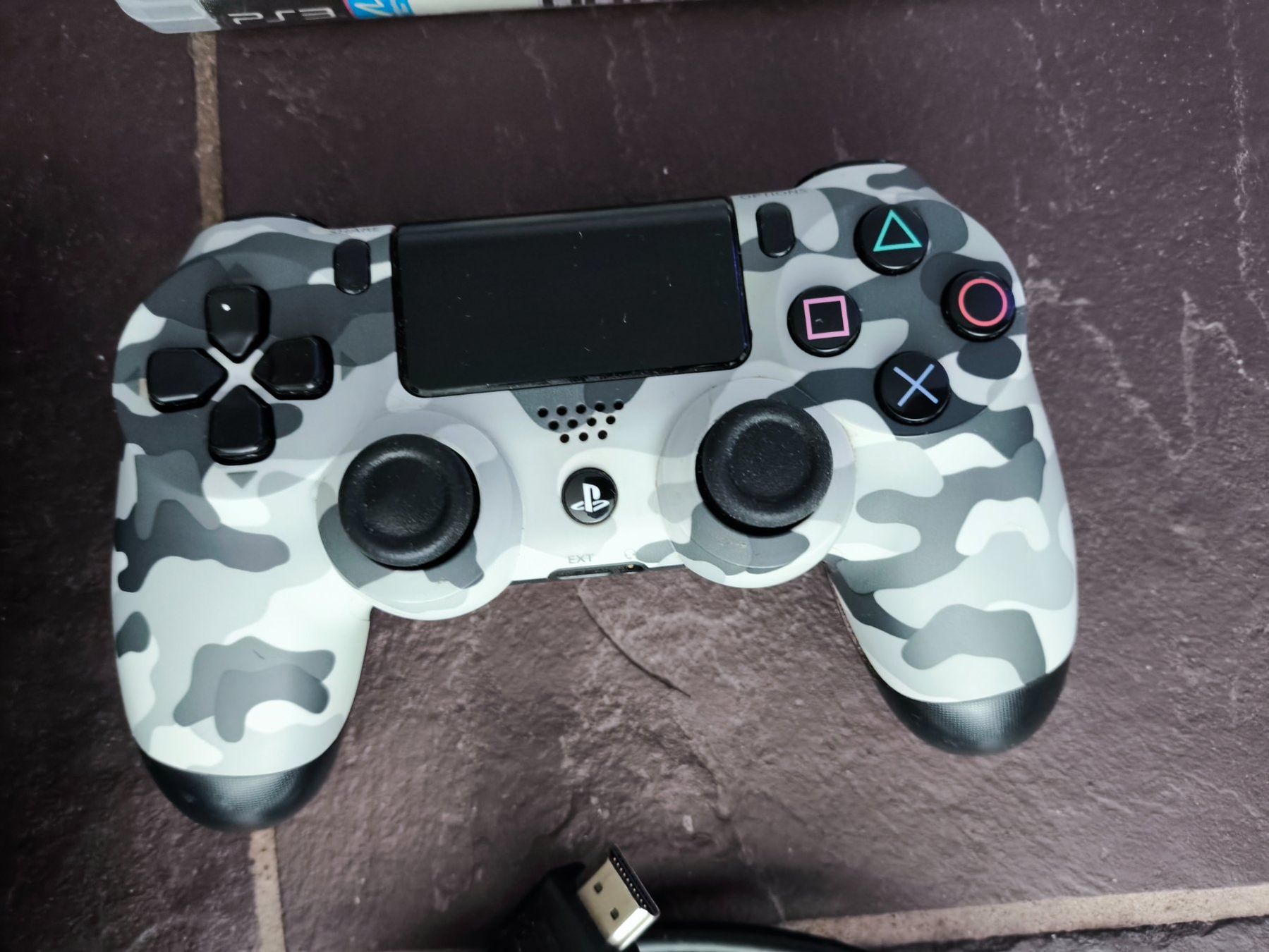 Sony Console: 🔥 Playstation 4 PRO, 1TB Version, komplett inkl. Controller – Difettoso da Höri venduto da BlueElephant 9