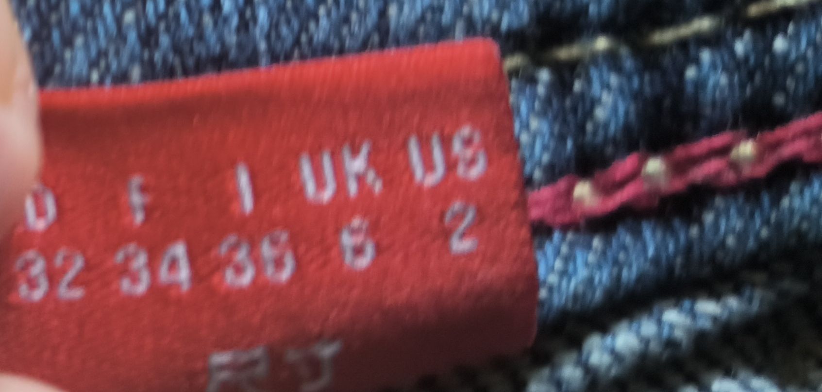 Esprit Jeans: Jeans corsaire Esprit, taille 34 – Usato da Attalens venduto da frakimir 3