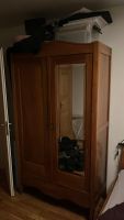 Holzschrank mit Spiegel 