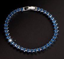 Armband mit blauen Zirkonia-Steinen