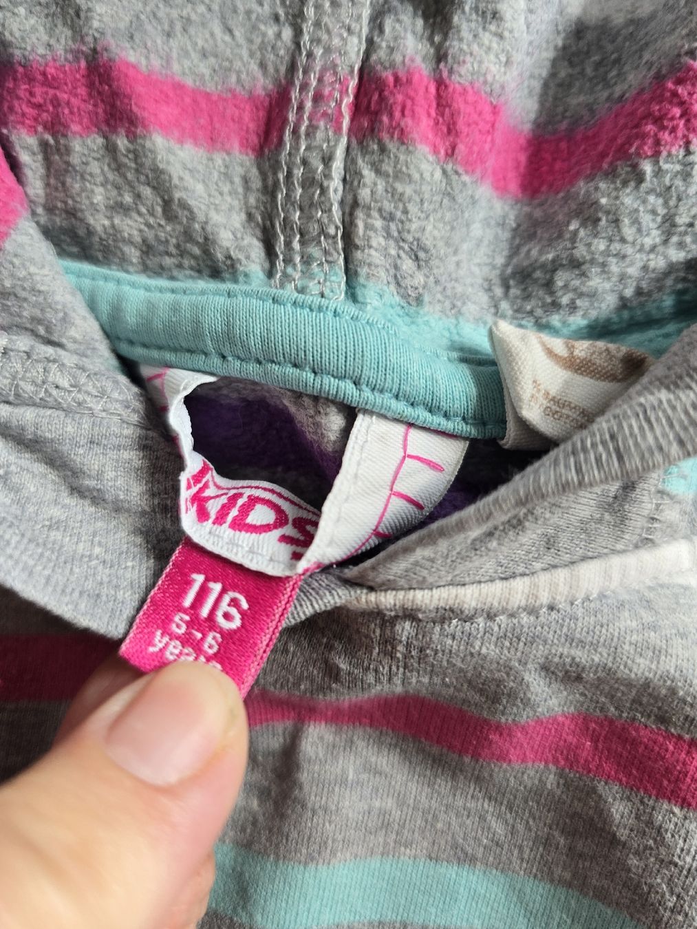 Maglioni & Felpe: Mädchen Kapuzenpullover gestreift, Grösse 110-116 – Usato da Unterentfelden venduto da Panda-87 2