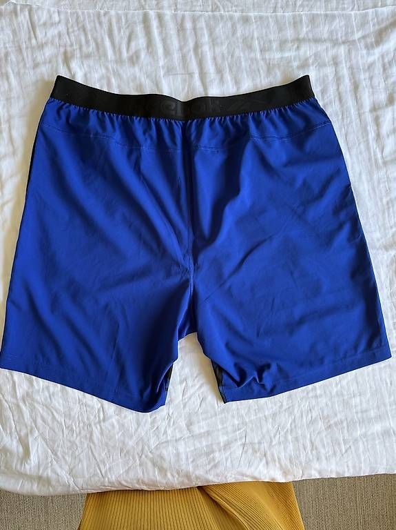 Pantaloni: Sportshorts Herren  Gr. XL   – Usato da Zürich venduto da SamanthaGirod 1