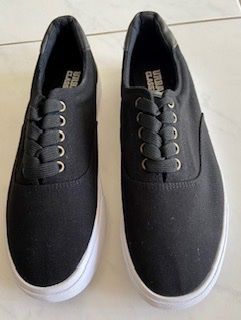 Herrenschuhe: Sneaker - URBAN CLASSICS - Gr 42 - Schwarz – Gebraucht aus Bassersdorf von geronjmo 3