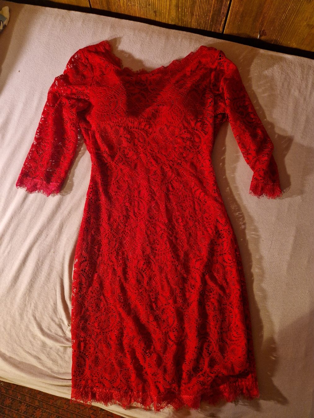 Robes: Spitzenkleid rot 3/4 Ärmel Kleidergrösse S  – D'occasion à Luthern par Ricolinchen
