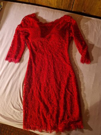 Spitzenkleid rot 3/4 Ärmel Kleidergrösse S 