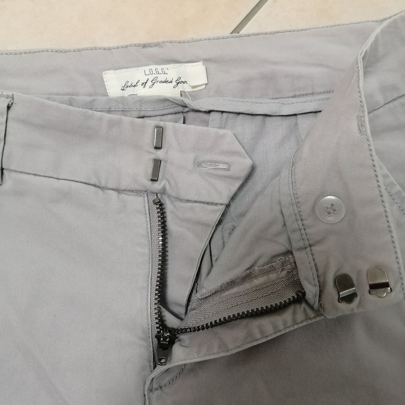 H&M Pantaloni: Damen Hose Gr 34/36 – Usato da Henau venduto da AXAA 2
