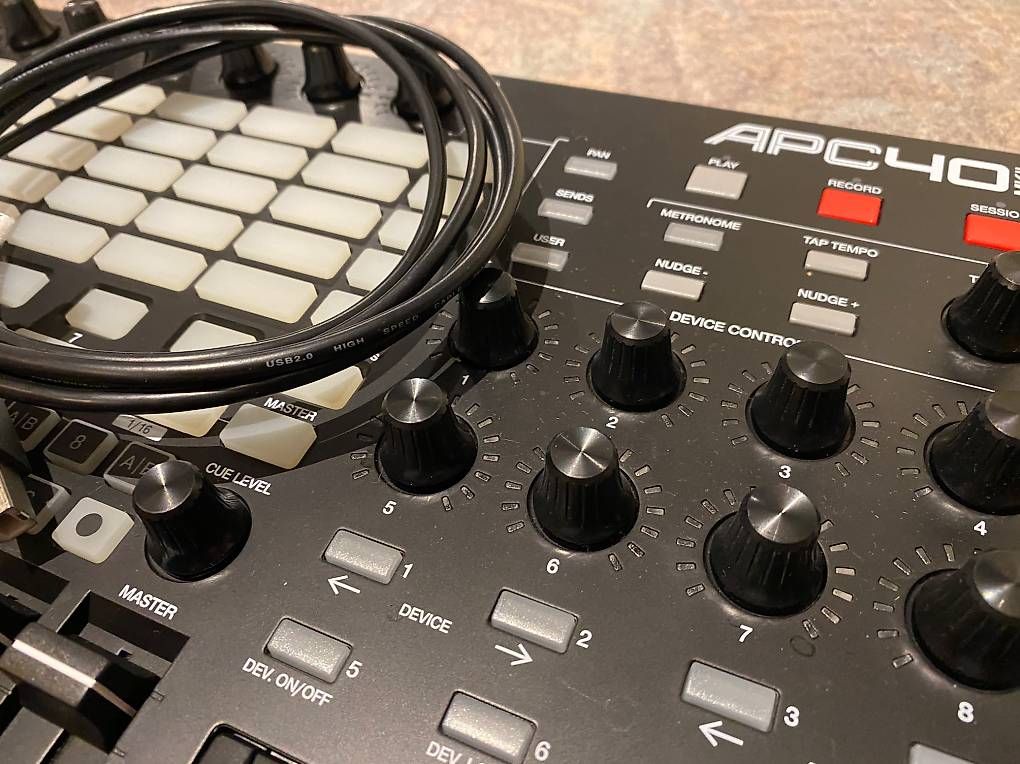 Akai Strumenti musicali: Akai APC 40 mk2, neuwertig – Nuovo (secondo la descrizione) da Buchs AG venduto da Tobiasnoseda 2