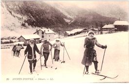 Sports d'hiver - Skieurs mit Frauen & Männer ca. 1910 (MOT)