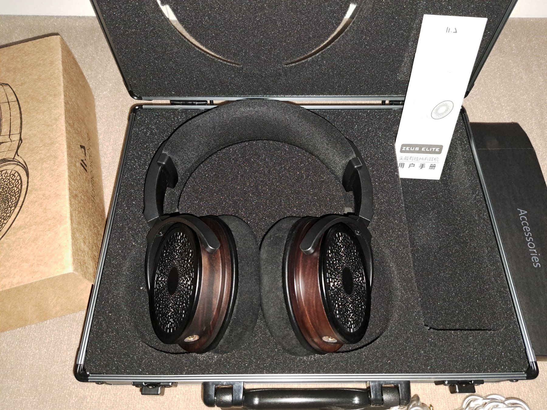 Casques audio: Kopfhörer HarmonicDyne Zeus Elite – D'occasion à Hendschiken par RoFr01 3