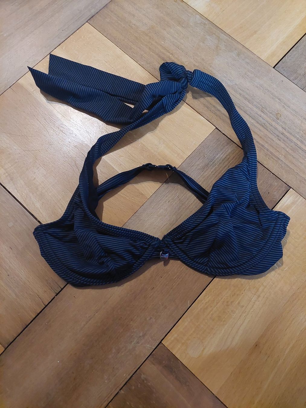 Esprit Costumi da bagno & Bikini: Esprit Neckholder Bikini Top 36 B – Usato da Beckenried venduto da Havacola 1