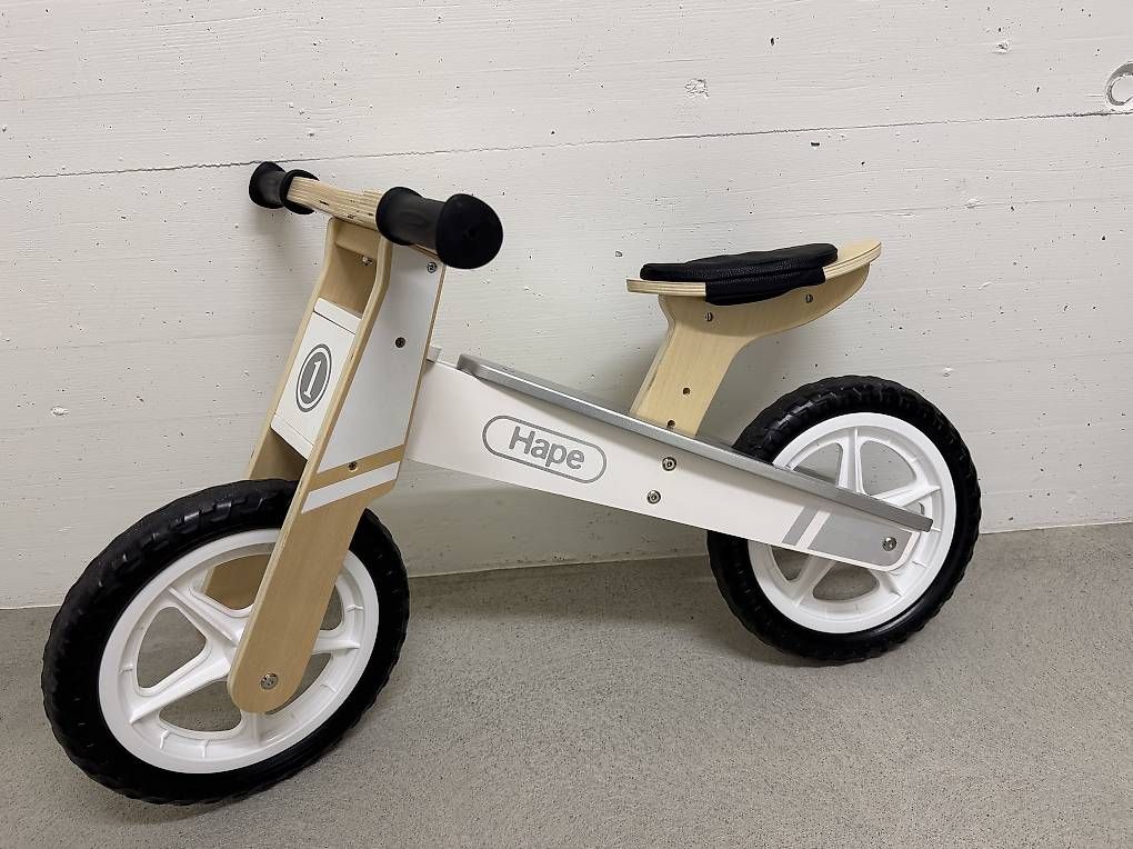 Fahrzeuge für Kinder: Laufrad aus Holz – Gebraucht aus Sissach von Seo23 1