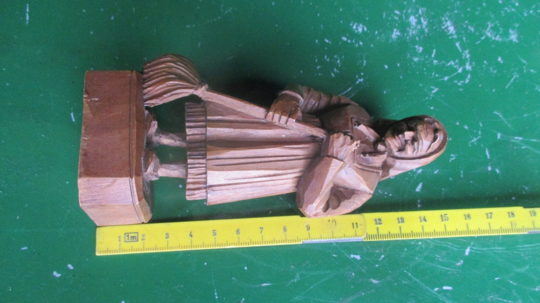 Statuette: Geschnitzte Bäuerin – Usato da Weier im Emmental venduto da waefler03 8