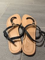 Sandalen New Look schwarz gold Grösse 38 gebraucht