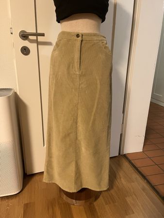 Schöner Cordrock, Grösse 36, beige