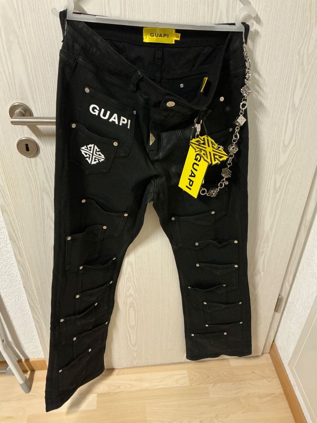 Jeans: Jeans GUAPI – Nuovo (secondo la descrizione) da Safnern venduto da Dufferin70
