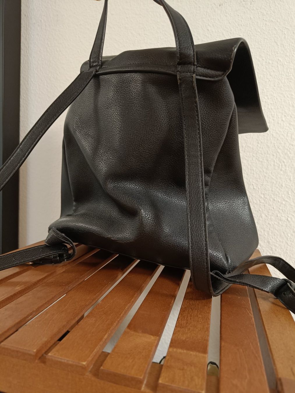 Zara Zaini: ZARA Rucksack schwarz gebraucht – Usato da Zürich venduto da Atelier.Second 1
