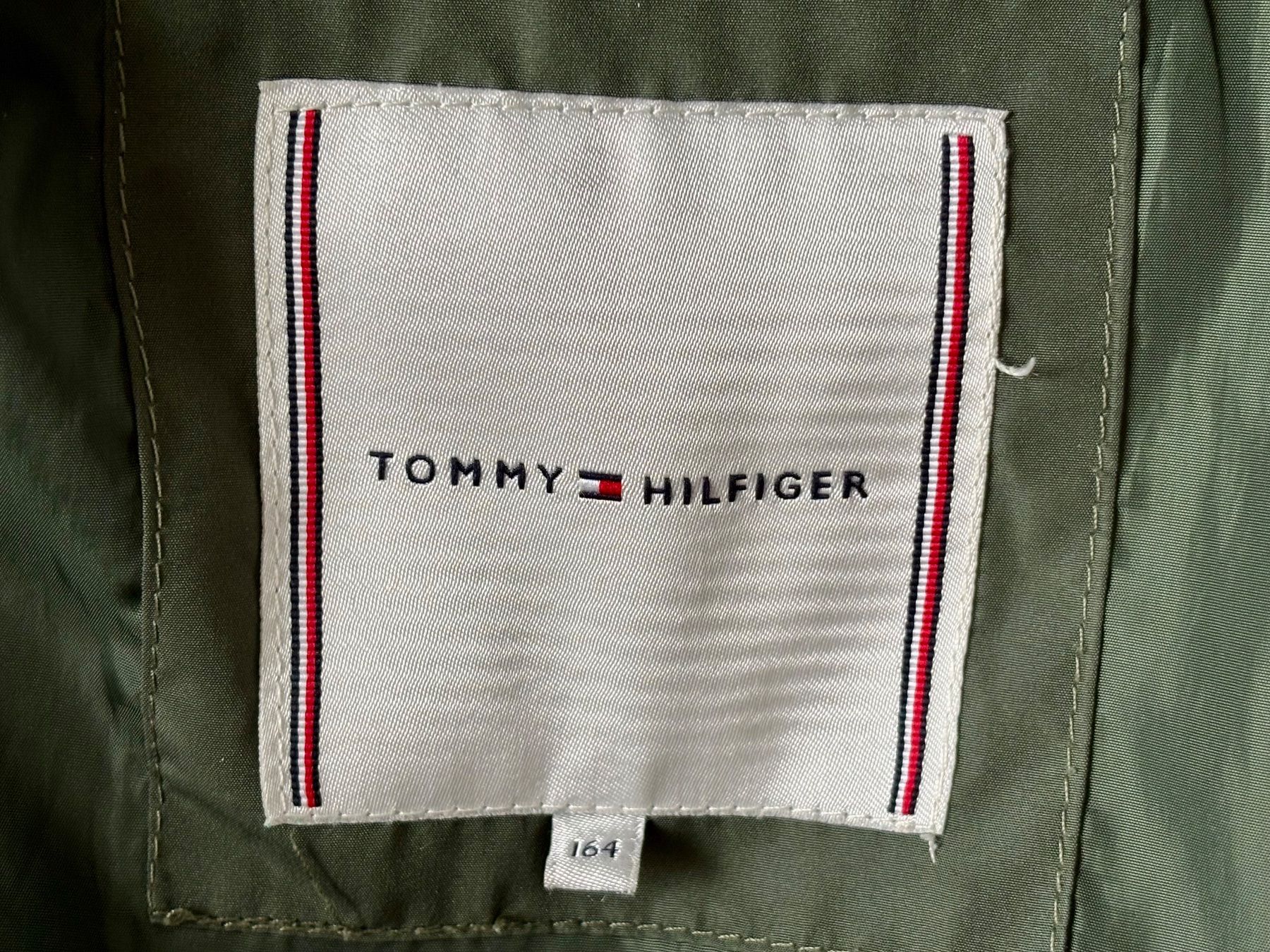 Tommy Hilfiger Giacche & Cappotti: Daunenjacke Mädchen – Usato da Einsiedeln venduto da chr_7gdr 3
