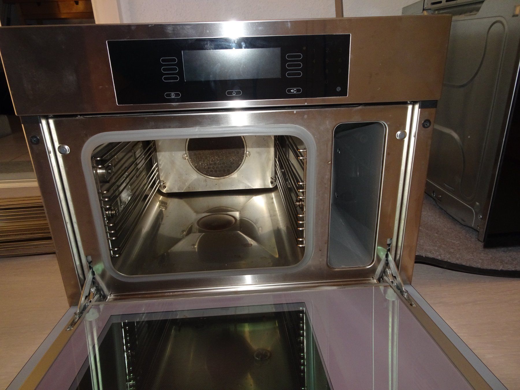Miele Elettrodomestici da cucina: Miele Combi-Dampfgarer, 60 cm – Difettoso da Ebmatingen venduto da um70 3