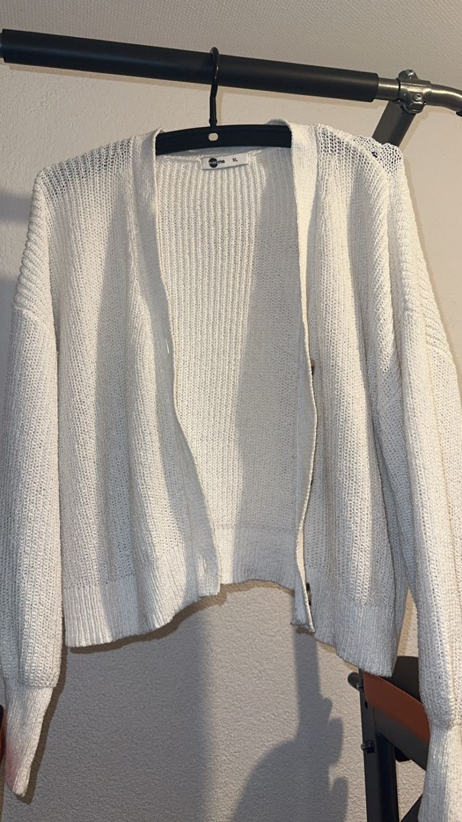 Jacken: Strickjacke weiss Gr XL – Gebraucht aus Oftringen von tola19