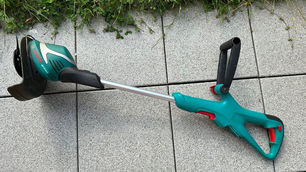 Rasentrimmer Bosch (Akku) inkl Ersatzmesser Kaufen auf Ricardo