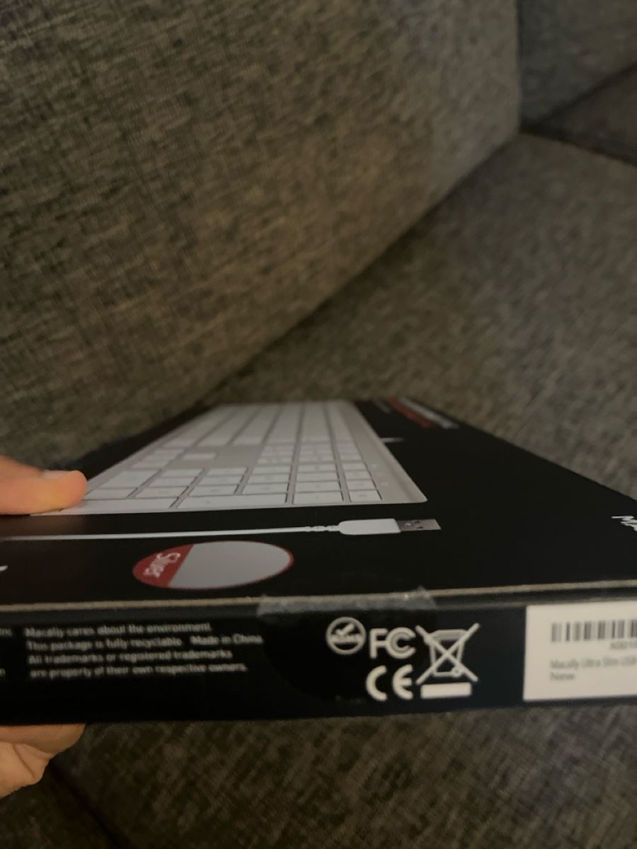 Claviers: Macally Ultra Slim USB Wired Keyboard Silver – Neuf avec emballage d'origine à Zug par cha_f6z6 2