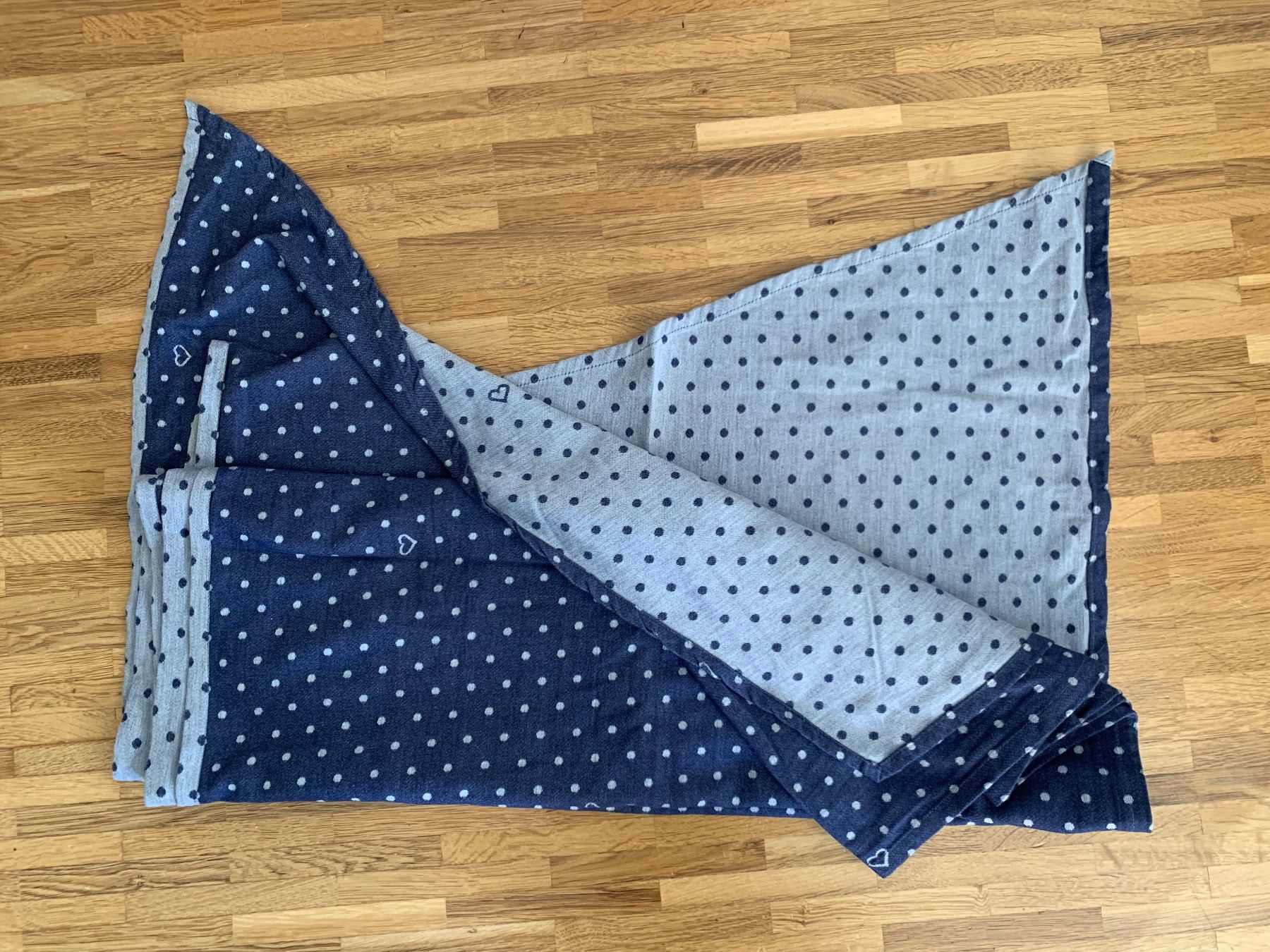 Marsupi portabebè: Tragetuch Pollora Polka Denim – Nuovo (secondo la descrizione) da luzern venduto da plueschmors.