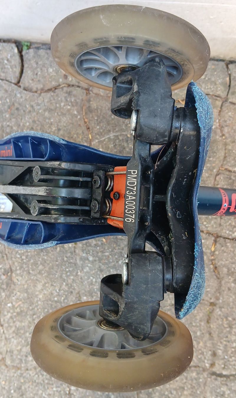 Micro Kickboard: Kinderroller Mini Micro – D'occasion à Sissach par mar_xc7r 4