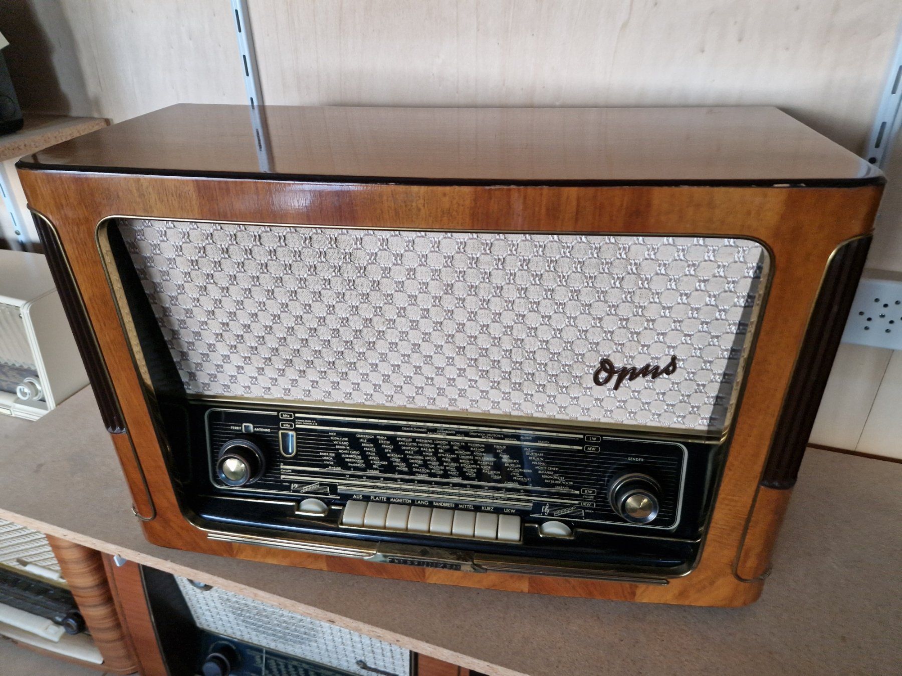 Radios: TELEFUNKEN OPUS 6 – Gebraucht aus Einsiedeln von