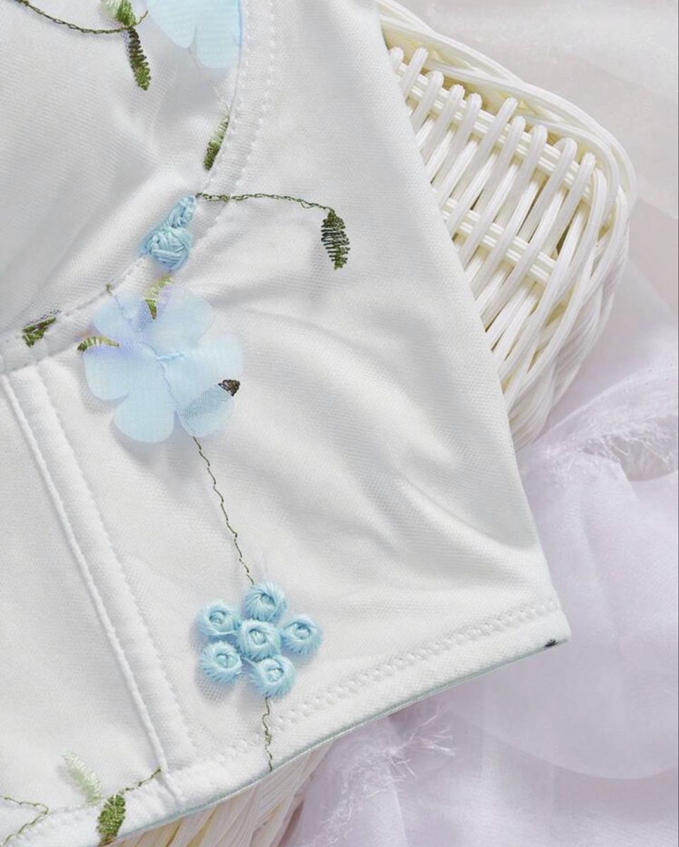 Top: Corset fleuri blanc et bleu - taille XS/S – Nuovo (secondo la descrizione) da Villars-sur-Glâne venduto da jsa_1752 1