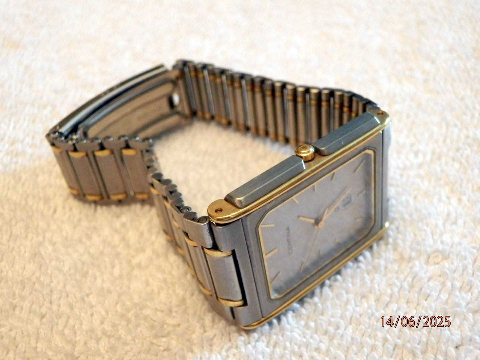 Certina Orologi: Certina, Quartz, Gehäuse + Armband mit Goldelemente, 27 x 37 – Usato da Ueberstorf venduto da dinbau 7