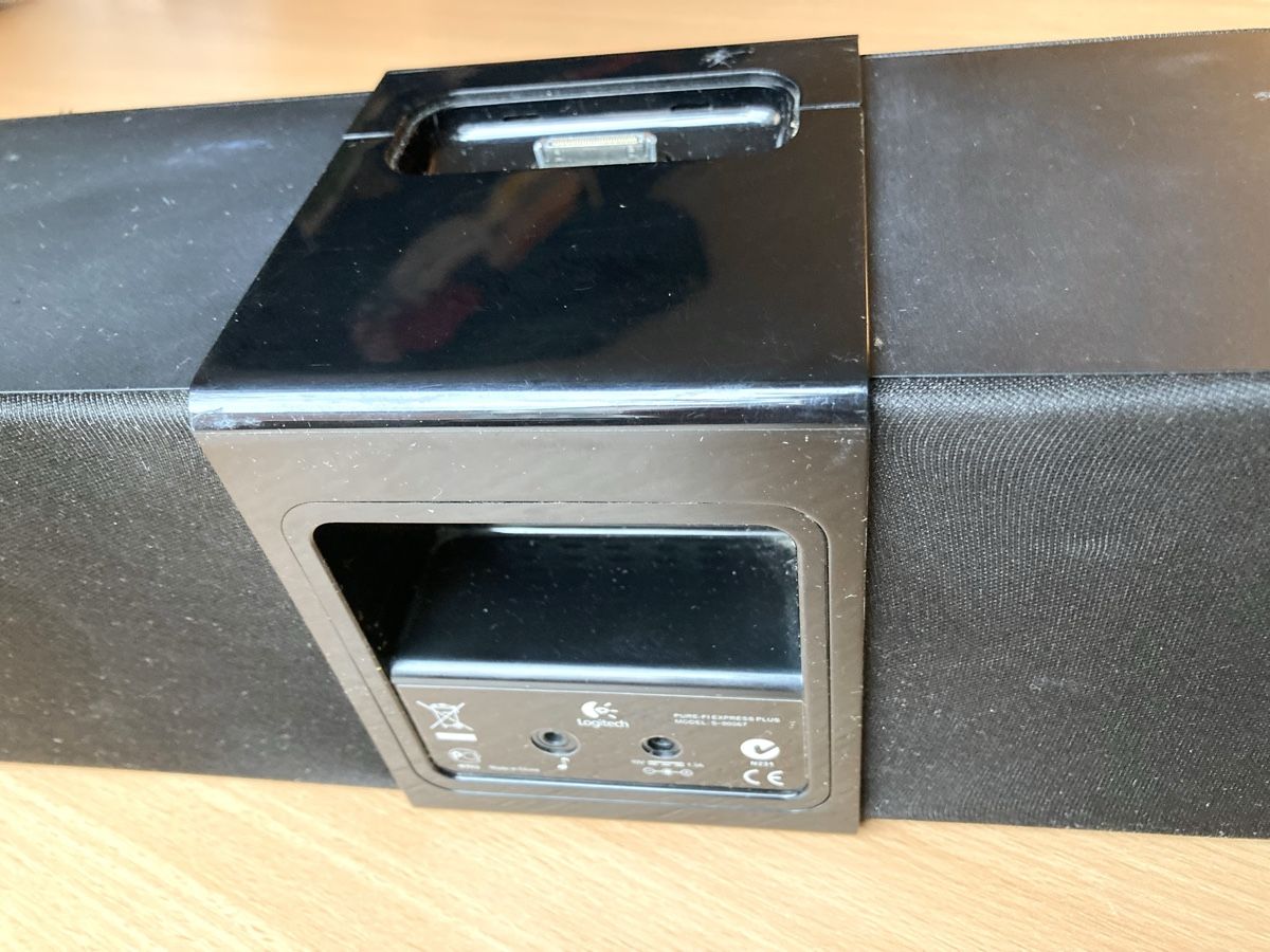 Dockingstation: Logitech Pure-Fi Express Plus schwarz – Gebraucht aus Basel von streetdance 9
