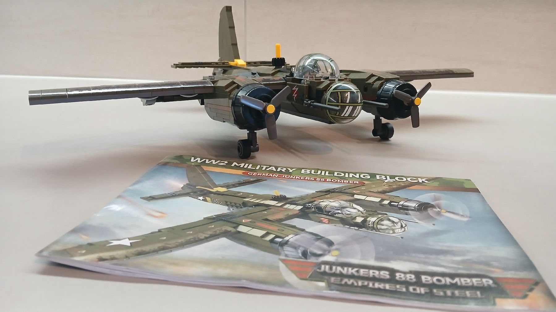 Lego Jeux de construction: Brick type lego bombardier – D'occasion à Romainmôtier par PanPan