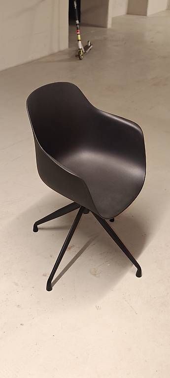 La Redoute : Chaise disign architecturale valeur 200 chf – Usato da Lucens venduto da smi_rp8s 4