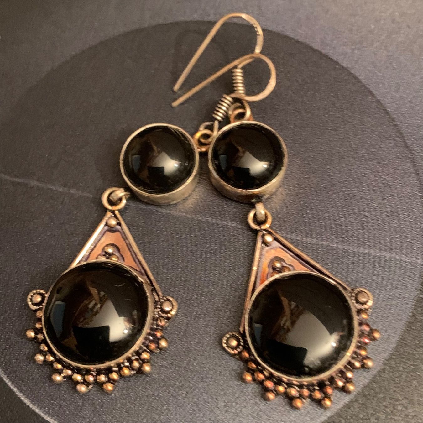 Orecchini pendenti & Orecchini a lobo: Schwarze Ohrringe, Ethno Look, Vintage Stil – Nuovo e nell'imballaggio originale da Hinteregg venduto da GARANTA