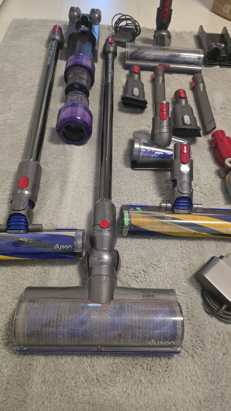 Dyson Staubsauger & Zubehör: Dyson V12 Slim Absolute & V15 Detect Absolute Staubsa – Gebraucht aus Volketswil von Salvatorevinci 1