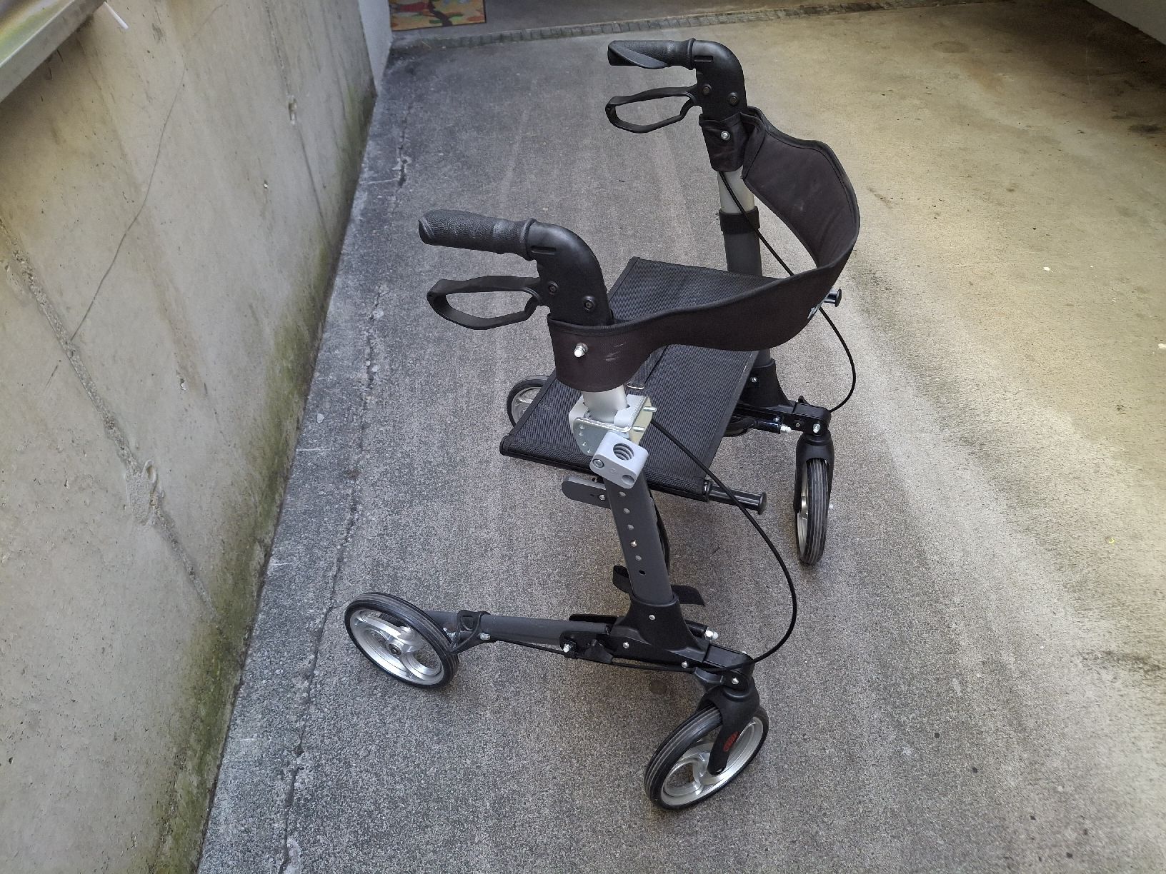 Ausili per la deambulazione: Rollator, Gehhilfe Walzvital – Usato da Fislisbach venduto da HurtiBrocki 3
