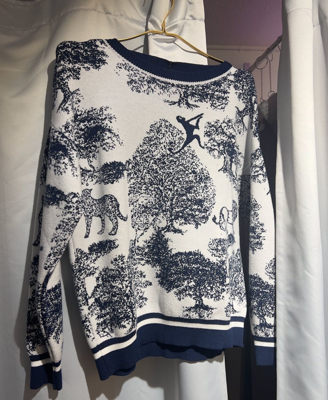 Pullover & Sweatshirts: Wunderschöner Pullover weiss/blau - Tiermotiv – Neu und originalverpackt aus Zürich von Naebeli 2