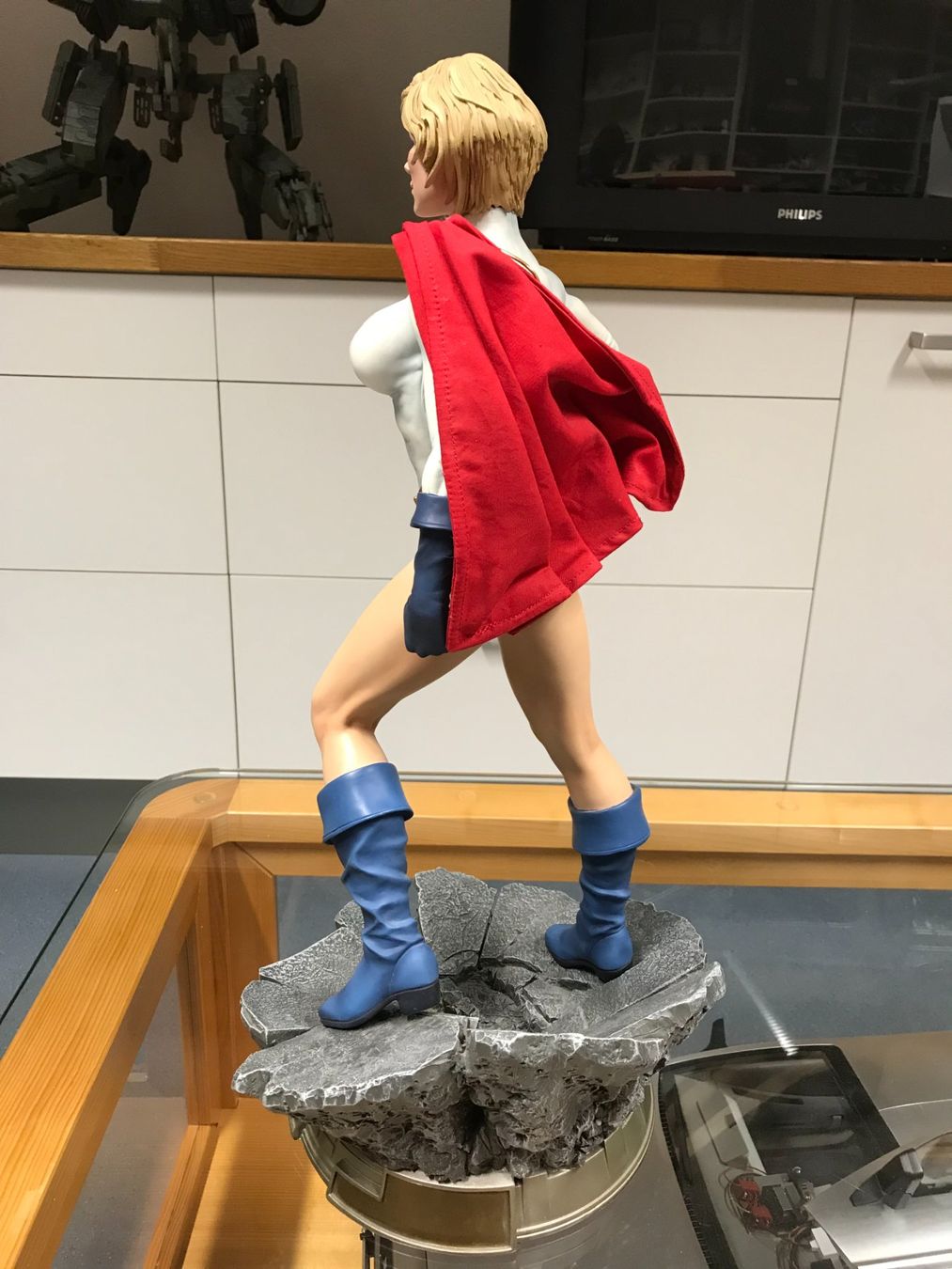 Statuette: Power Girl Premium Format Sideshow 1/4 – Usato da Bassecourt venduto da Matthieum 5