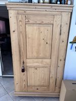 Antiker Bauern-/Küchenschrank