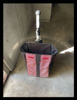 Einkaufstrolley mit Tasche  