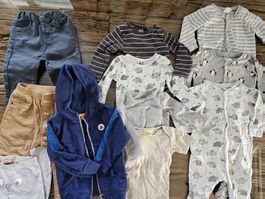 11-Teilliges Kleider Paket Junge Gr.74-80