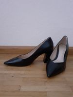 Black high-heel shoes with pointed toe /schwarze High-Heel-S