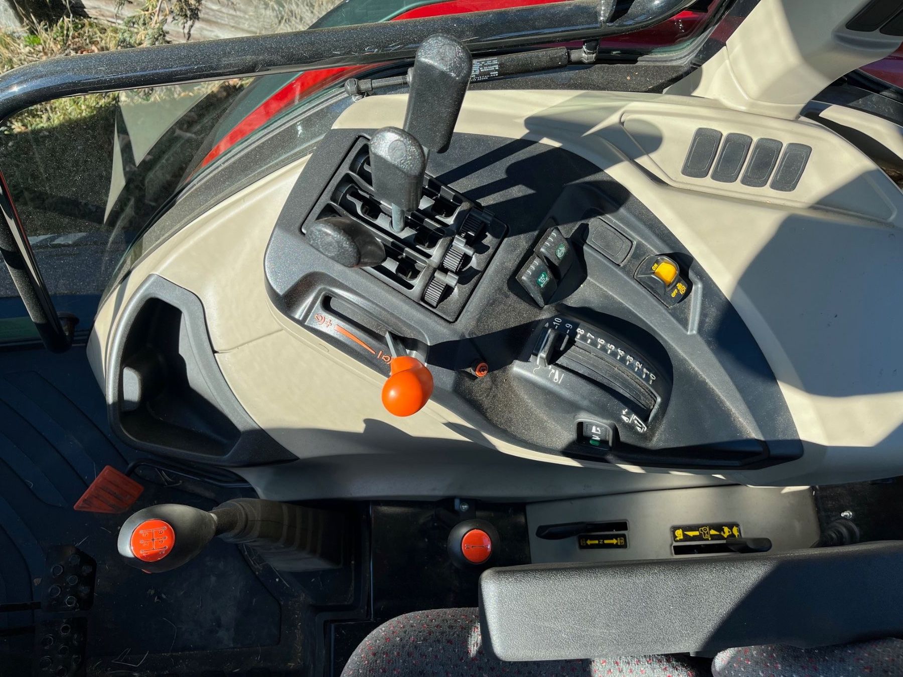 Massey Ferguson Traktoren: MASSEY FERGUSON 4709 wie neu – Gebraucht aus Madonna del Piano von scule8 2