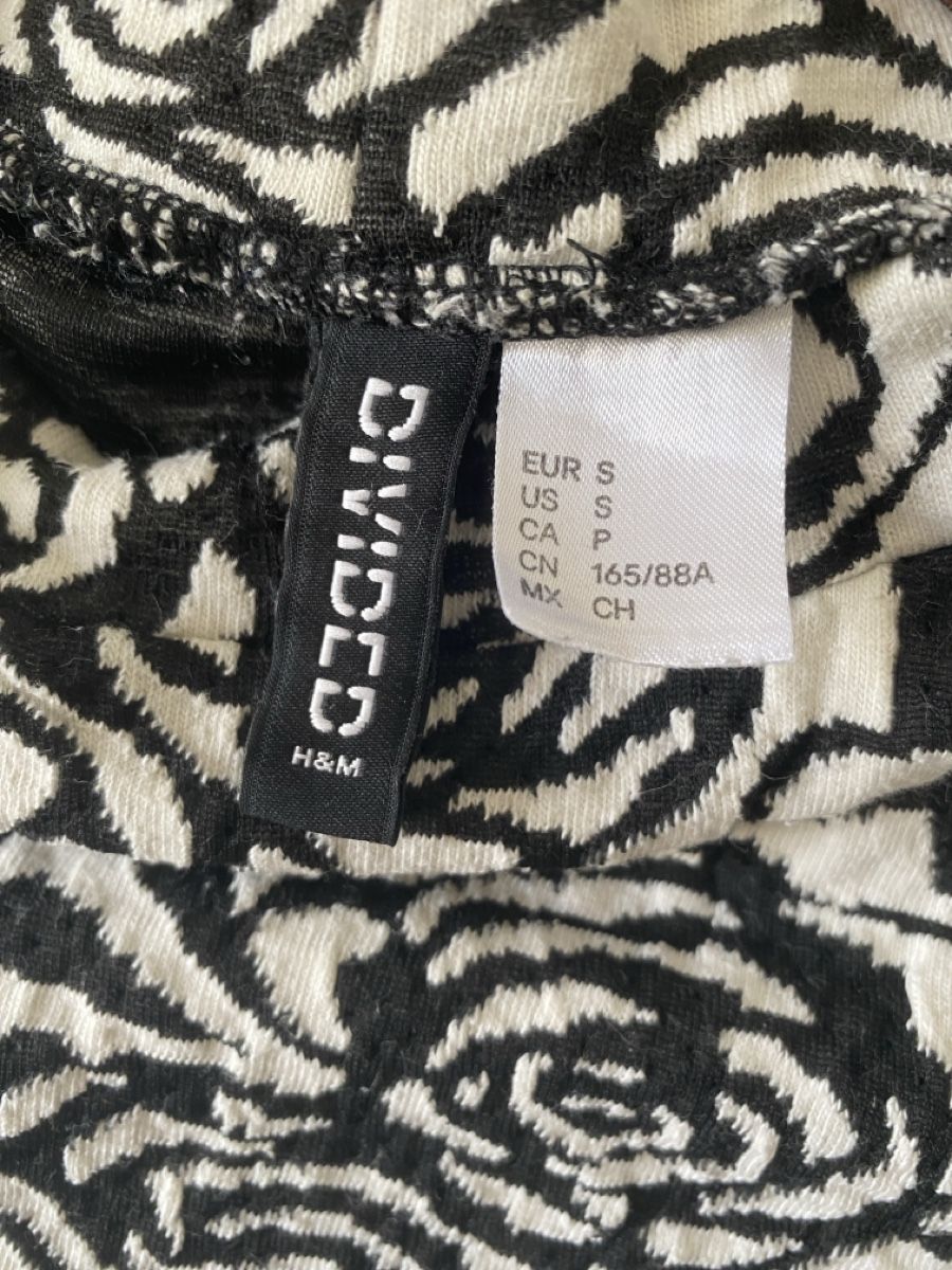 H&M Camicette: Bluse mit Rosenmuster von H&M Divided, Grösse S – Nuovo (secondo la descrizione) da Zürich venduto da Thisismartha 3