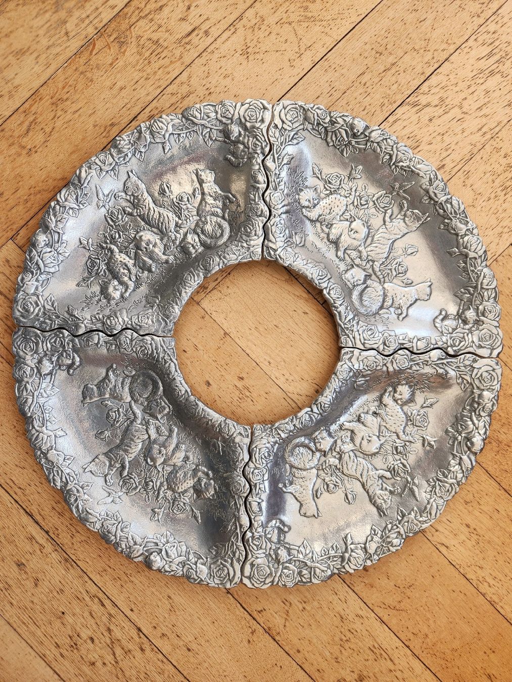 Servierplatten: 4 plats en métal à assembler Arthur Court 1992 – Gebraucht aus Territet von Cenh 4