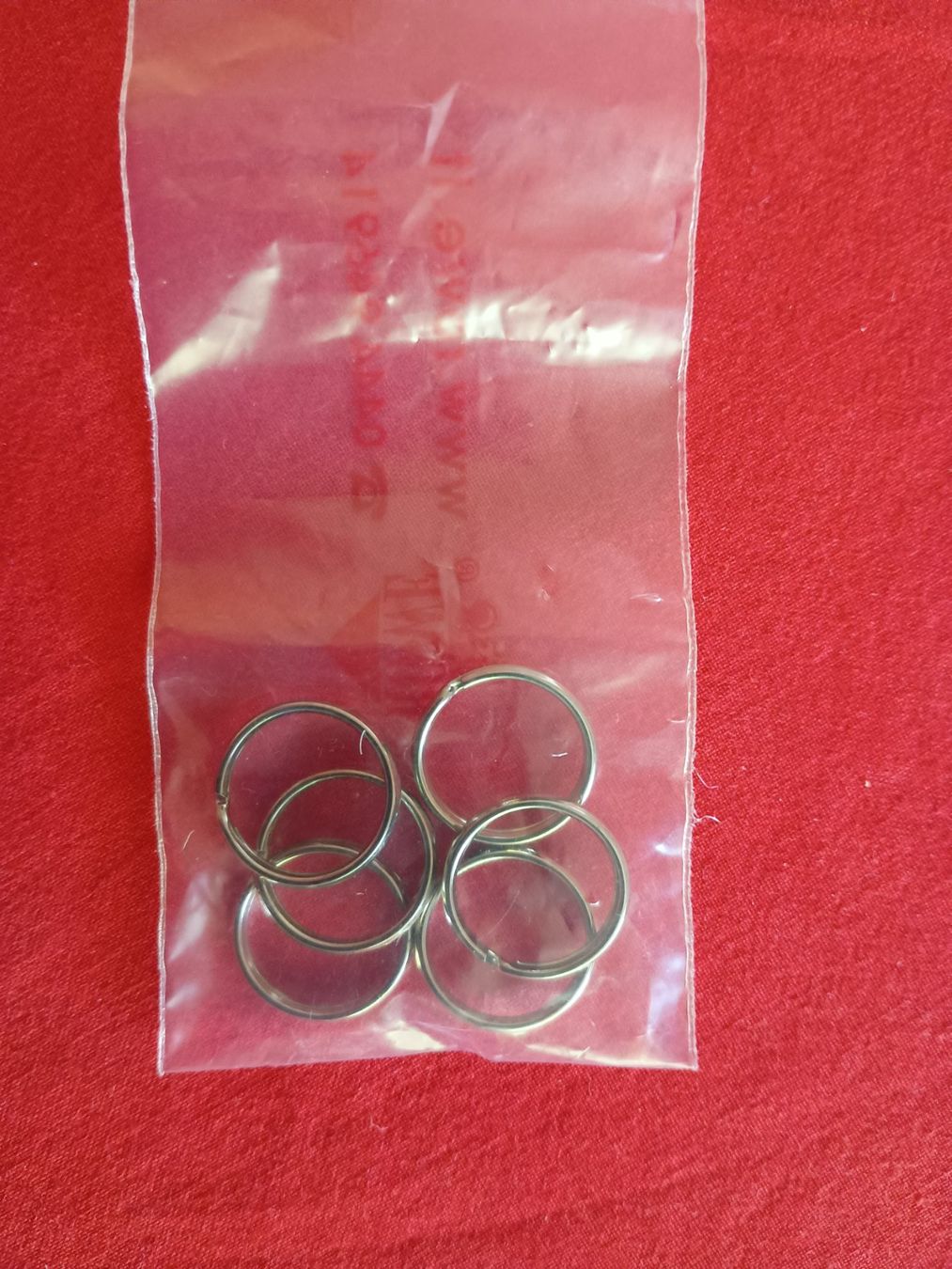 Portachiavi: 6 Stk. Schlüsselringe Durchmesser 1.5 cm – Nuovo (secondo la descrizione) da Buchs AG venduto da ReaNaTsch
