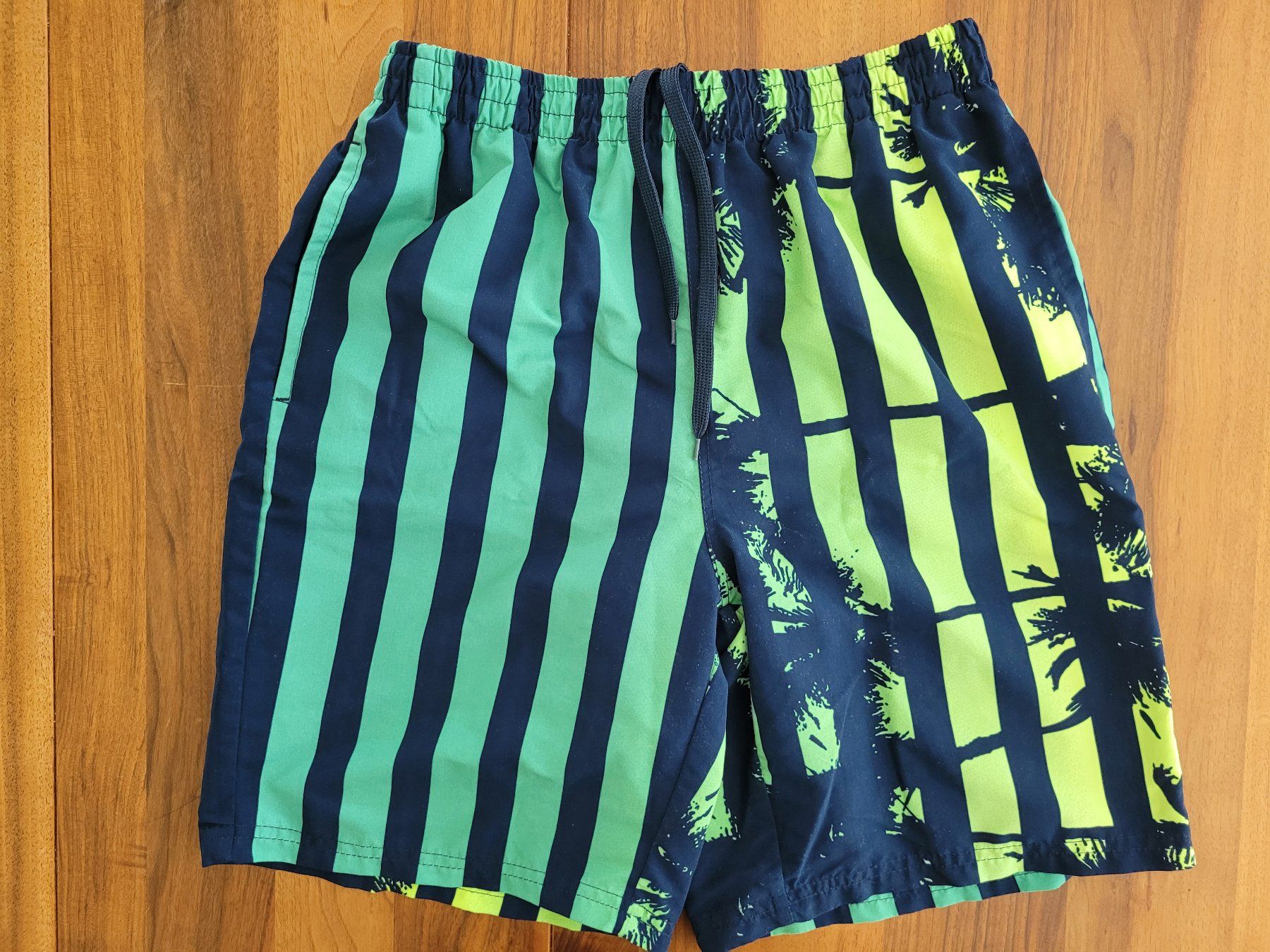 Pantaloni: neue Herren Bermuda-Badeshorts, Gr.M – Nuovo (secondo la descrizione) da Birrwil venduto da Mischabel1