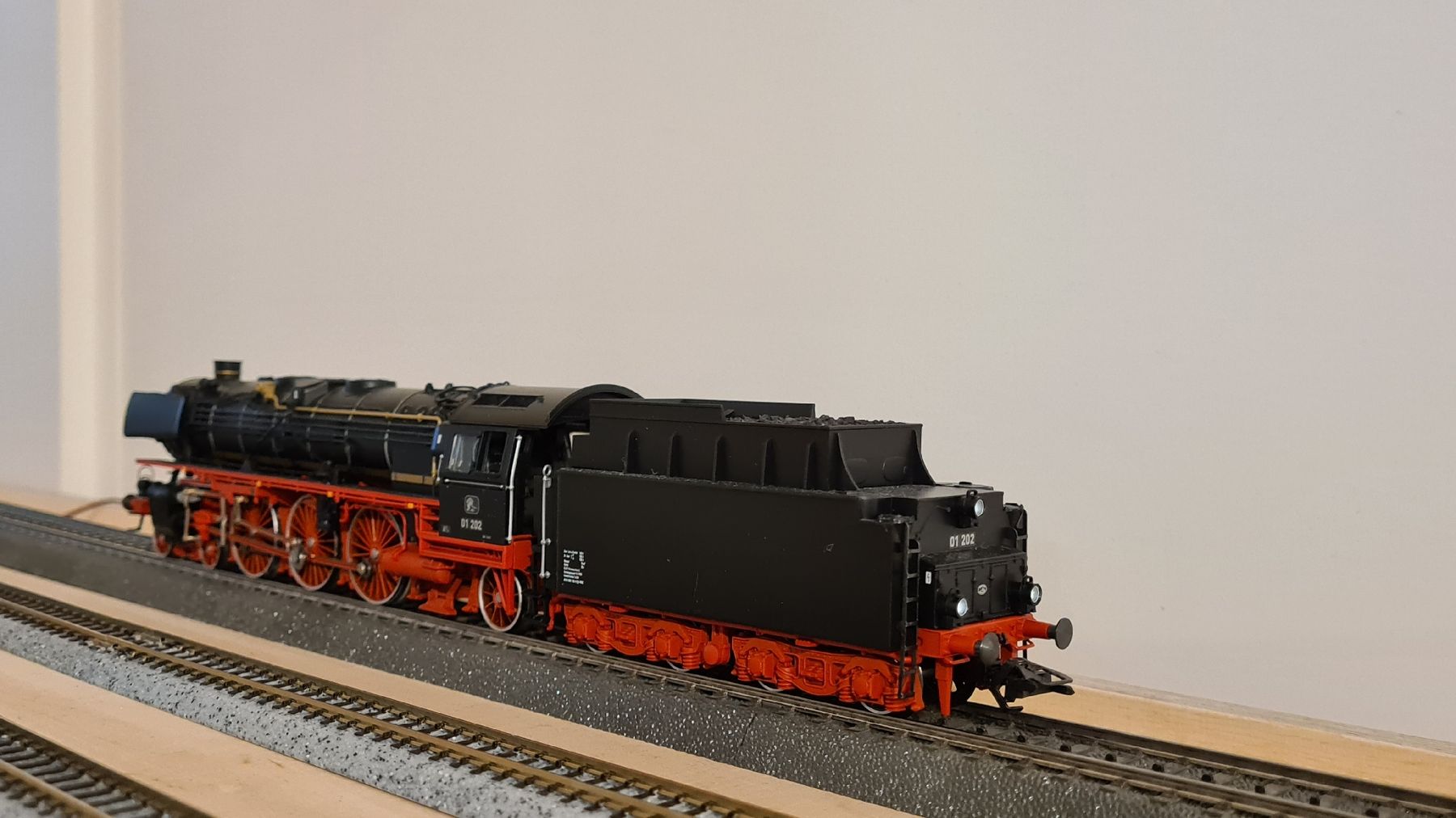 Märklin Modellini di ferrovie: Märklin 39005 Dampflok 01 202 – Usato da Dulliken venduto da LokiSOB 2